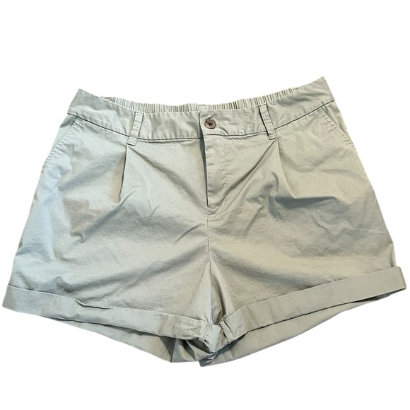 a new day Pants - A NEW DAY sage green high rise pleated cuffed shorts size XL